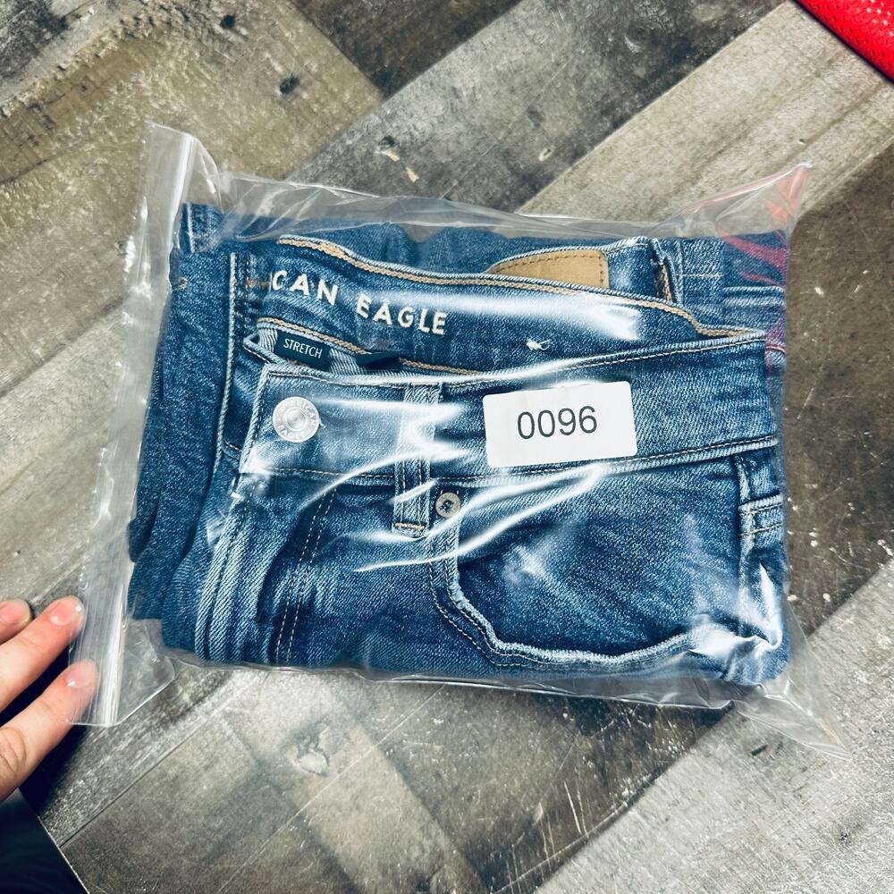 American Eagle Curvy Super High Rise Baggy Straight Jeans Womens 4 X-Long 28x28 - Picture 2 of 12